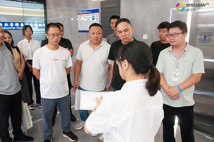 广东省工业和信息化厅2025 年高端装备制造产业集群培育专题研修班一行到访深圳市兴业卓辉实业有限公司开展参观学习活动 广东省工业和信息化厅2025 年高端装备制造产业集群培育专题研修班一行到访深圳市兴业卓辉实业有限公司开展参观学习活动