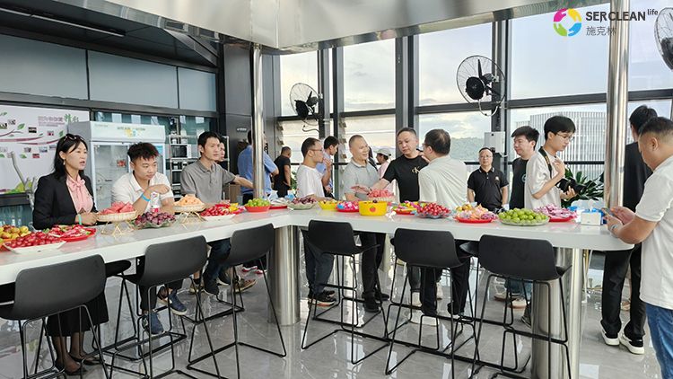 广东省工业和信息化厅2025 年高端装备制造产业集群培育专题研修班一行到访深圳市兴业卓辉实业有限公司开展参观学习活动 广东省工业和信息化厅2025 年高端装备制造产业集群培育专题研修班一行到访深圳市兴业卓辉实业有限公司开展参观学习活动